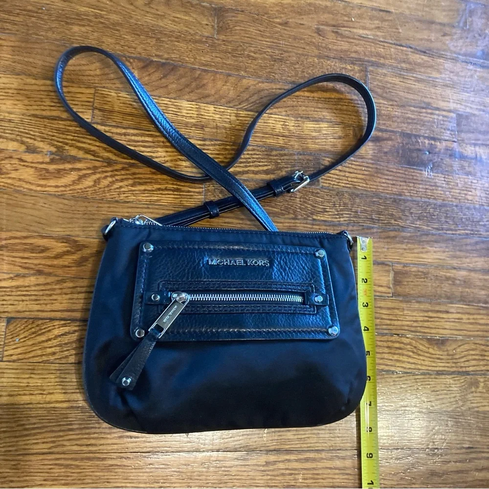 Michael Kors Gilmore bag - Picture 2 of 4